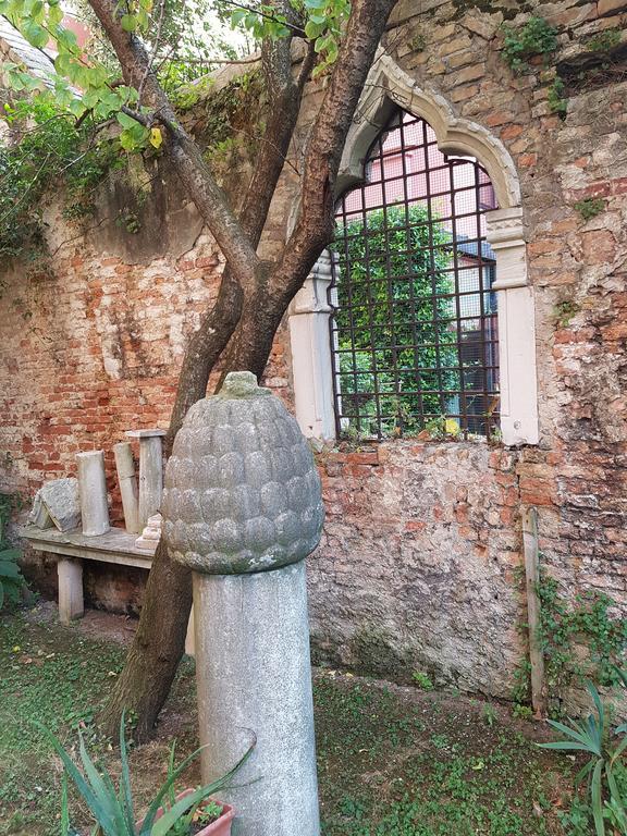 Appartamento Garden Ca' Rezzonico Venedik Dış mekan fotoğraf