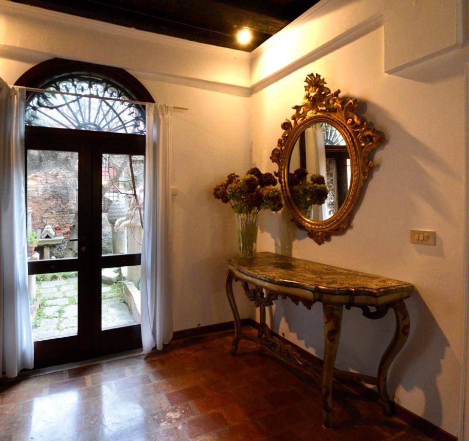 Appartamento Garden Ca' Rezzonico Venedik Dış mekan fotoğraf